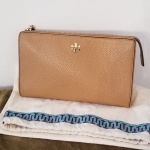 Tory Burch Carter Slim Crossbody- Cardamom